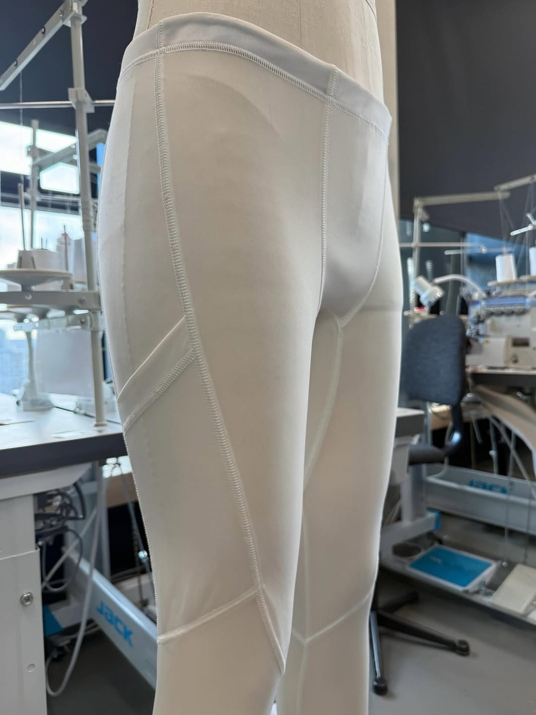 FORM: BASE / Hosiery / RPET + Shear Mesh Leggings