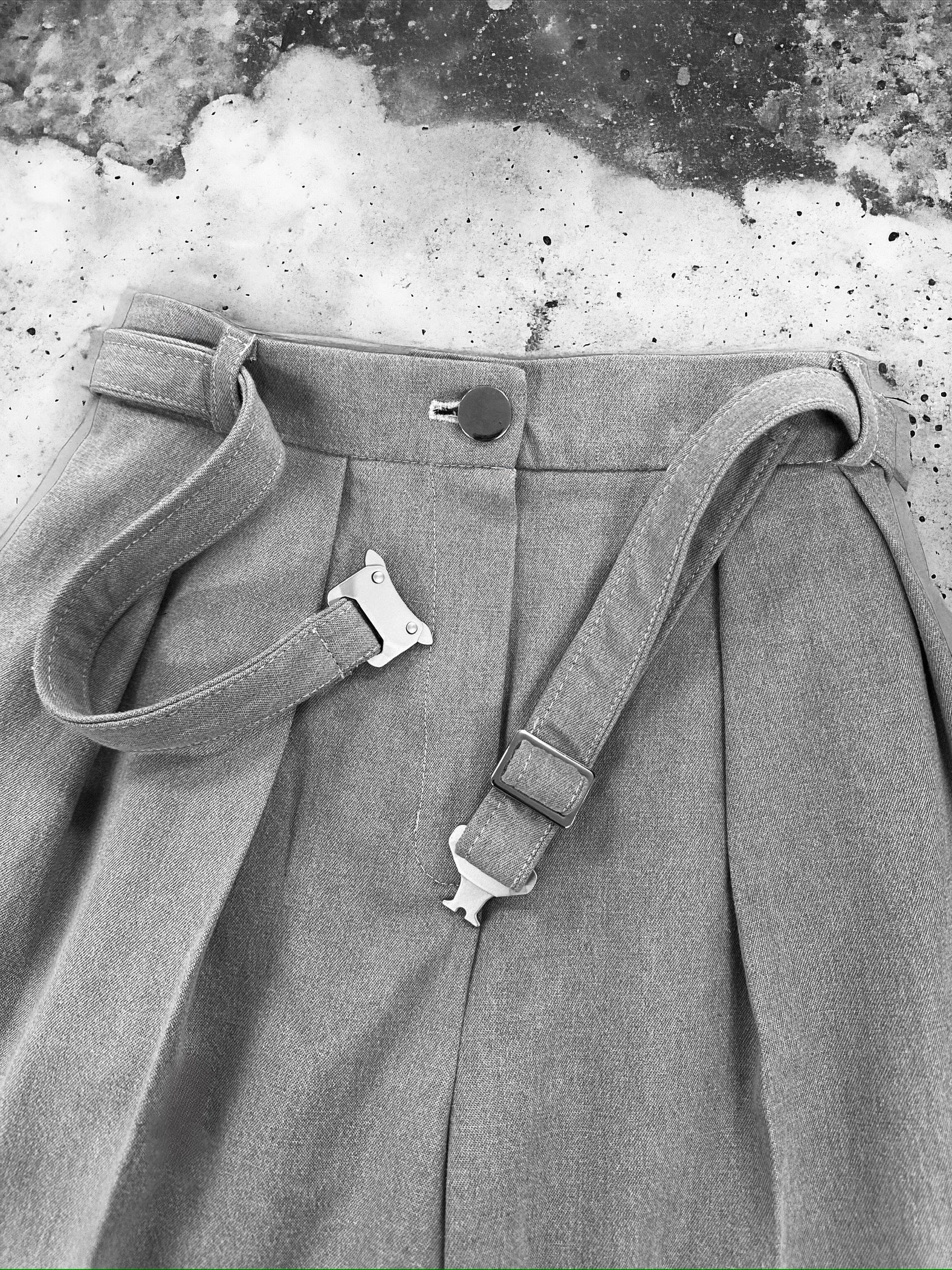 CLASSIC TAILORED TWILL TROUSERS