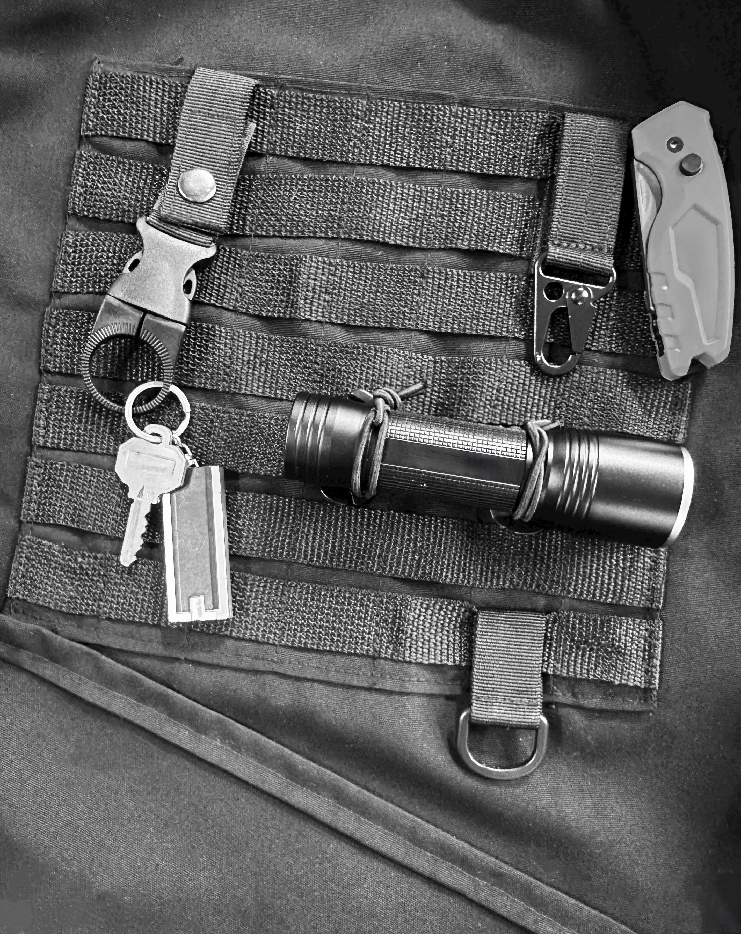 DOUBLE ZIP-UP WITH TACTICAL MOLLE SYSTEM