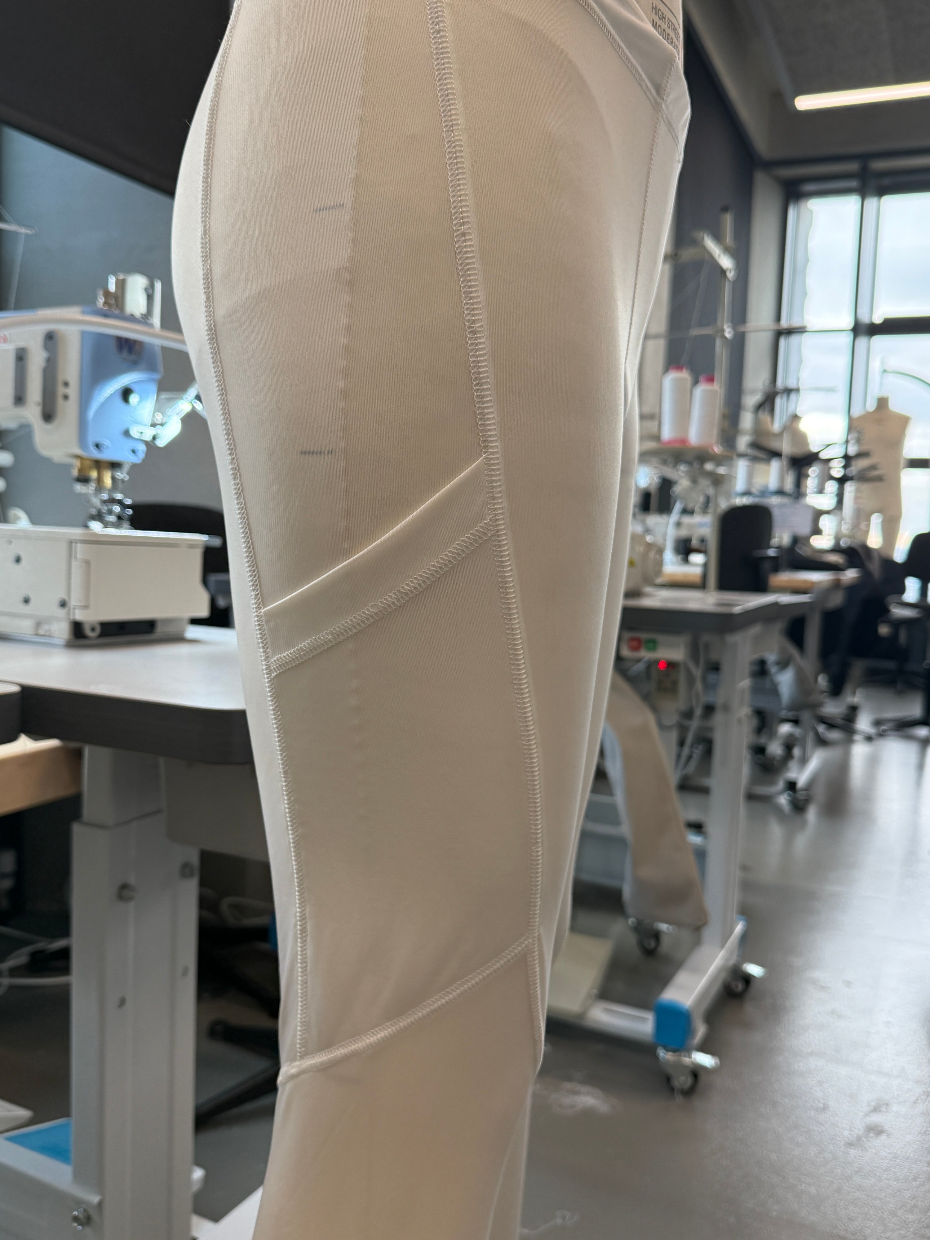 SHEER HOSIERY TECHNICAL LEGGINGS