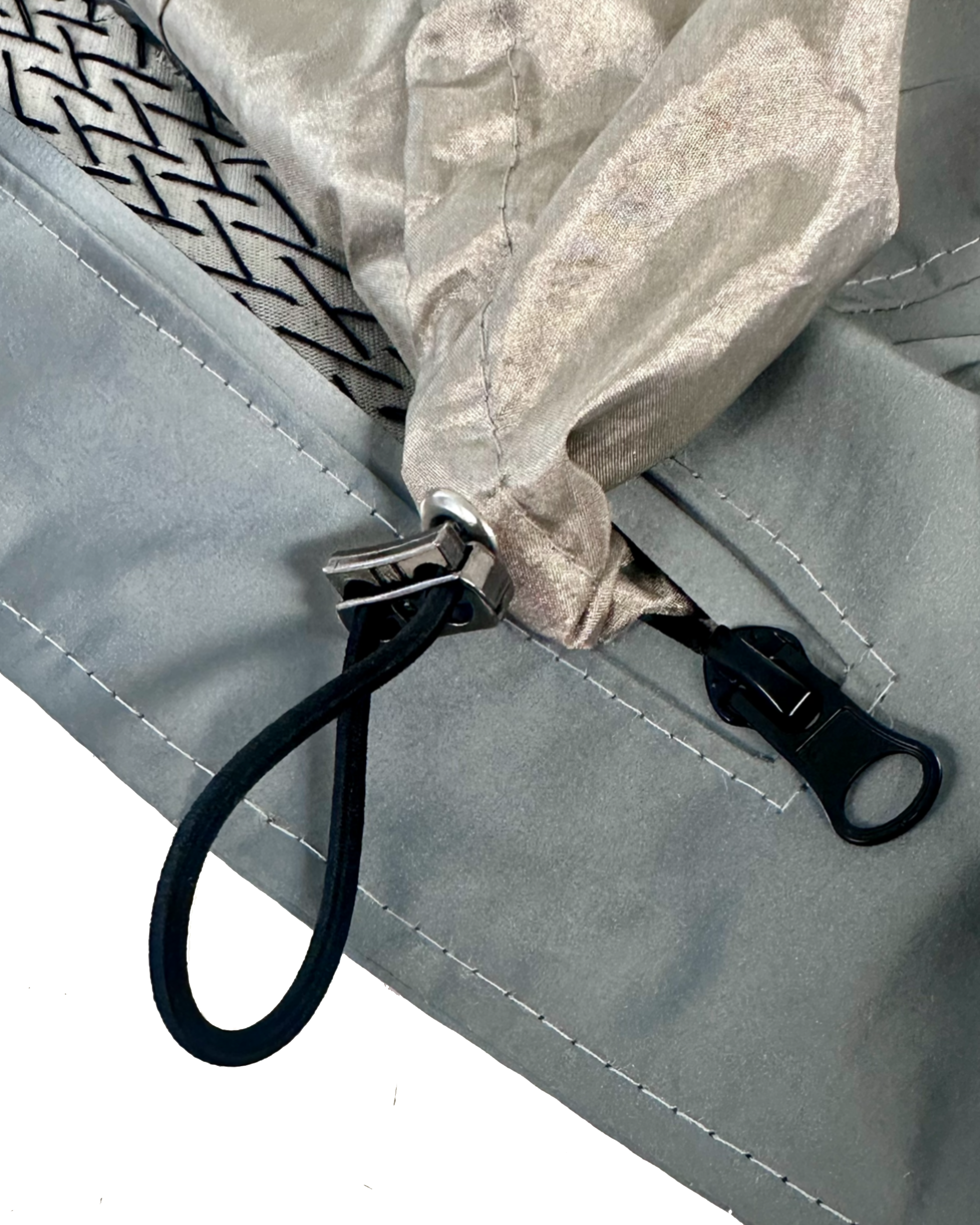 FORM: SHELL / Rain Barrier / Polyester + Reflective Jacket